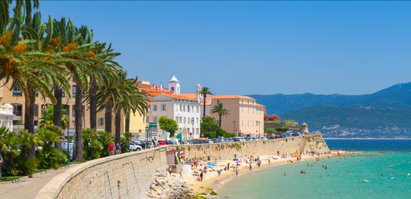 Langs historisch erfgoed op Corsica