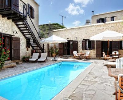 Leonidas Village Houses