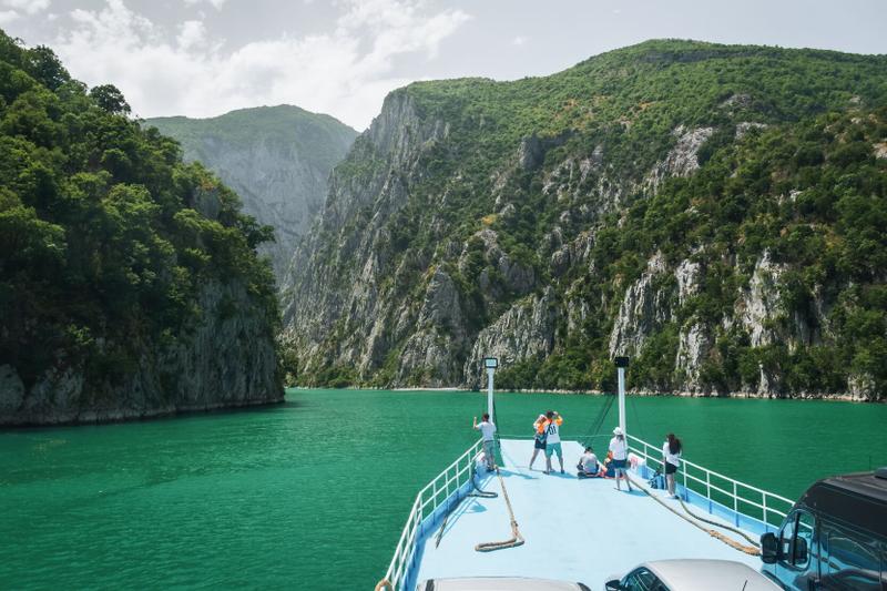 Hoe lang heb je nodig voor een fly drive in Albanië?