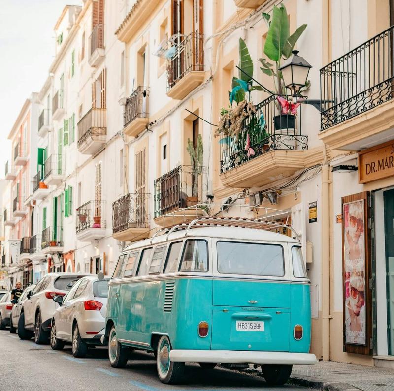 Hoe lang heb je nodig voor een fly drive op Ibiza?