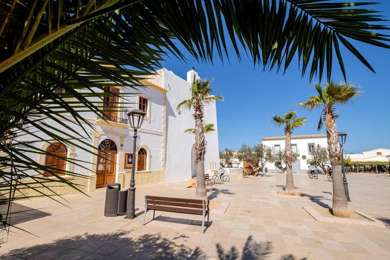 Hoe lang heb je nodig voor een fly drive op Formentera?